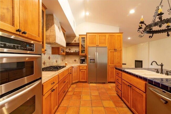 Building Photo - 10506 D-K Ranch Rd