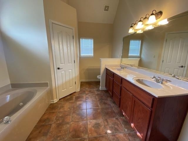 Building Photo - 6098 Ravenwood Lake Dr E