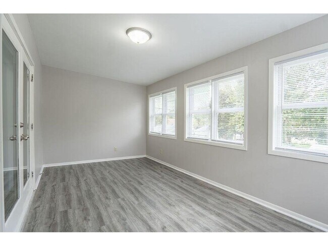 Building Photo - 1132 Farrington St