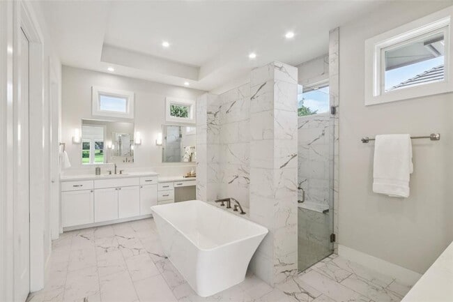 Building Photo - 2404 Sailboat Pass