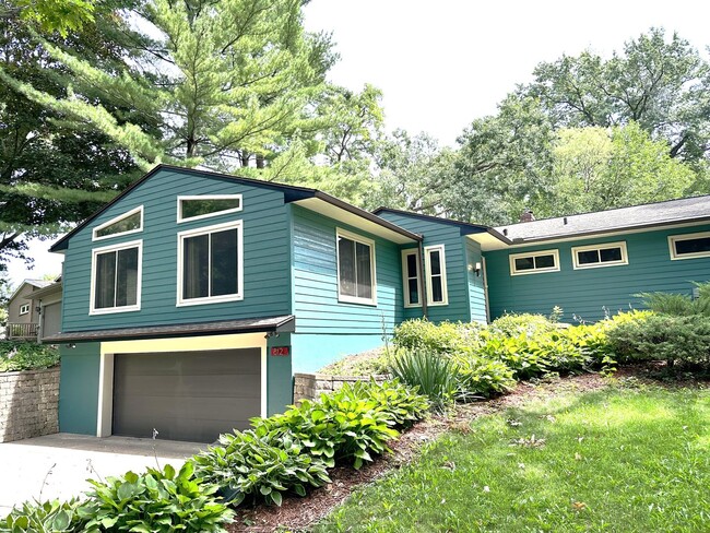 Primary Photo - Beautiful Home Near Lake Monona