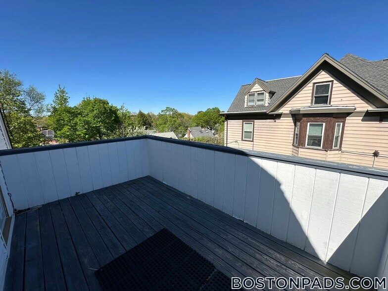 Building Photo - 1145 Boylston St