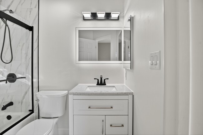 Building Photo - 3459 Howell Ct