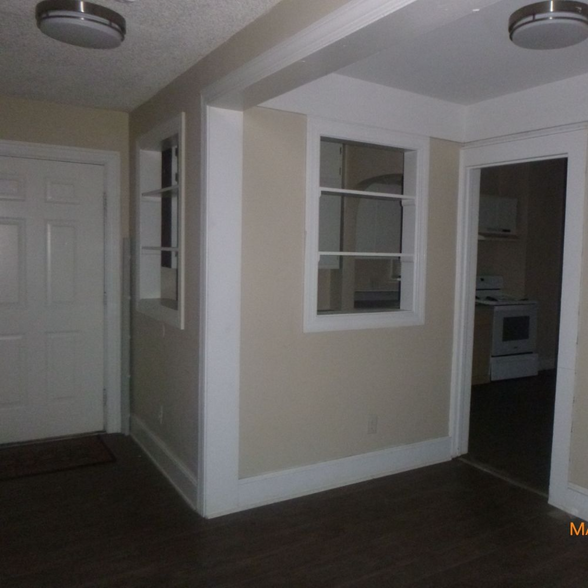 Building Photo - 308 S Meade St