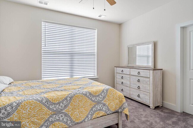 Building Photo - 36081 Windsor Park Dr