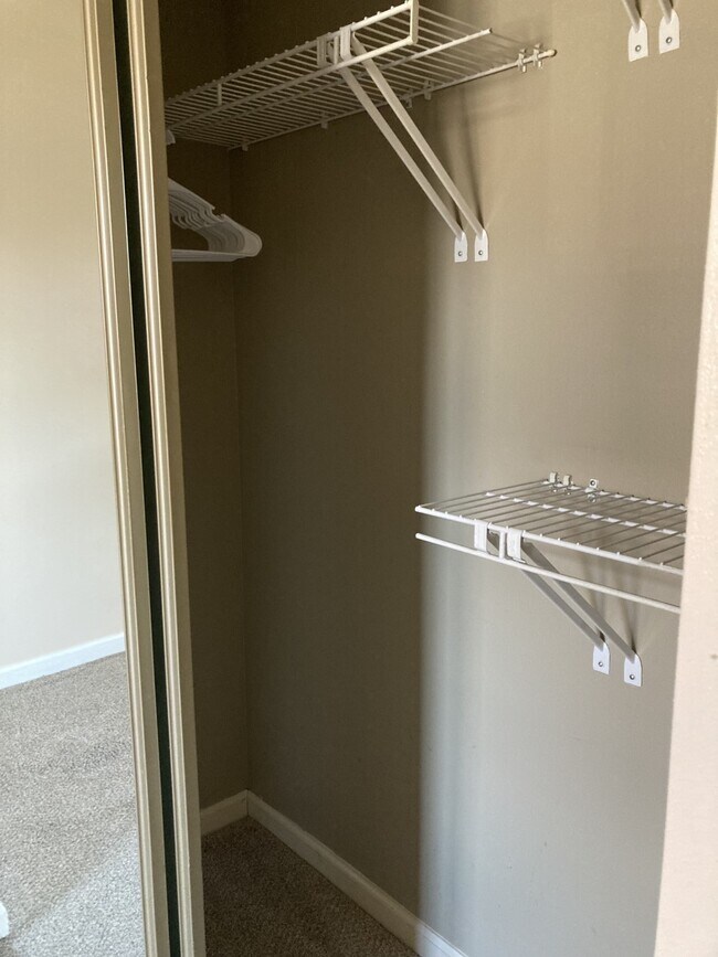 Large Double closet with sliding doors - 1618 Thrush Ter