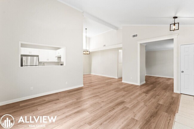 Building Photo - Charming San Juan Capistrano Home with Garage & Modern Amenities