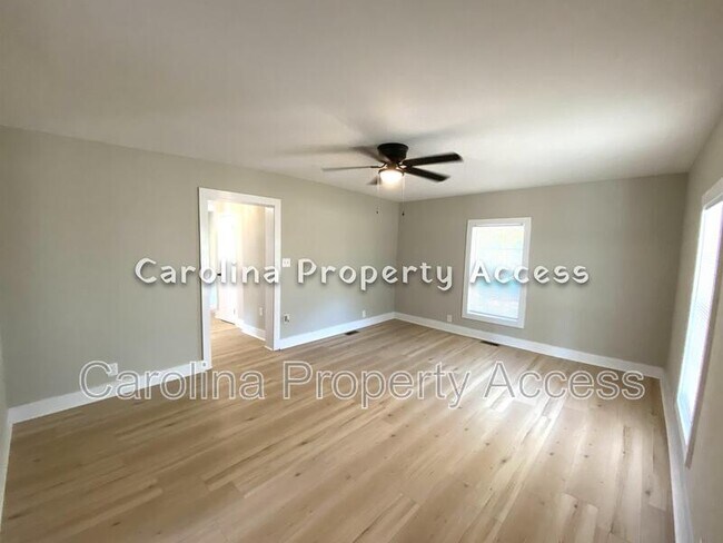 Building Photo - 2928 Evans Rd