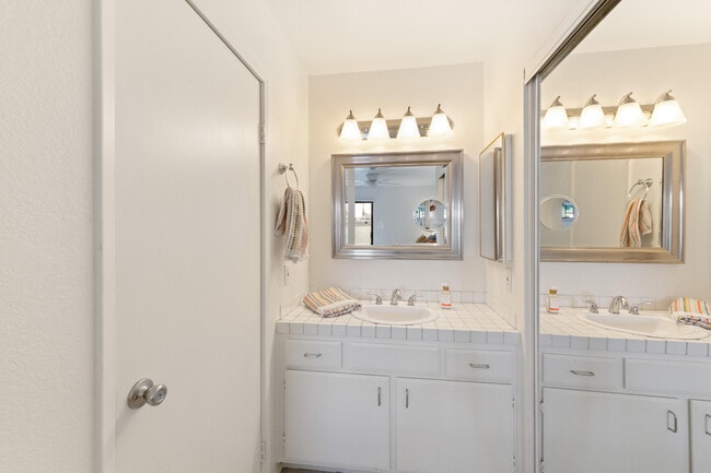 Building Photo - 42885 Scirocco Rd