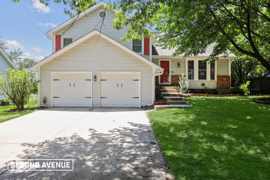 Primary Photo - 7701 NW 76 Way