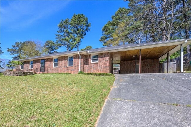Building Photo - 878 Parkway Dr