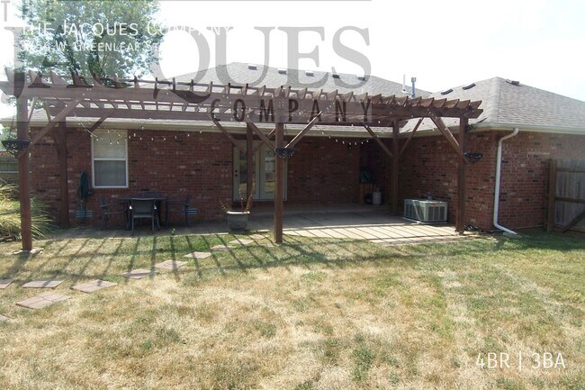 Building Photo - 3756 W Greenleaf St