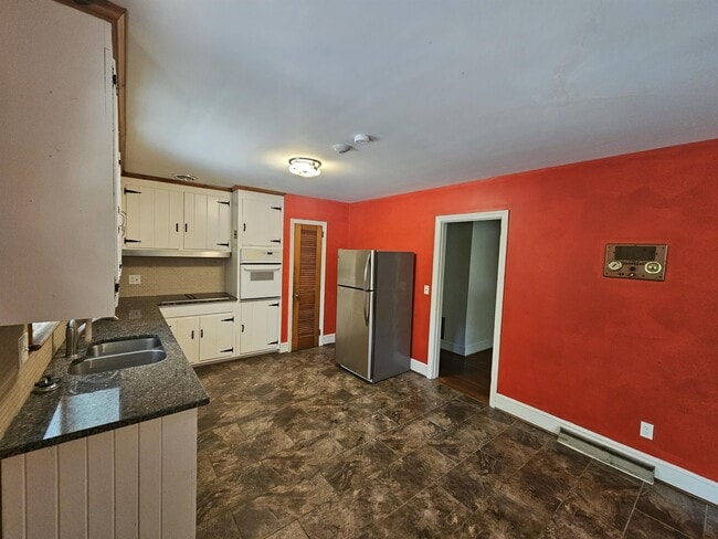 Building Photo - 7604 Shady Ln