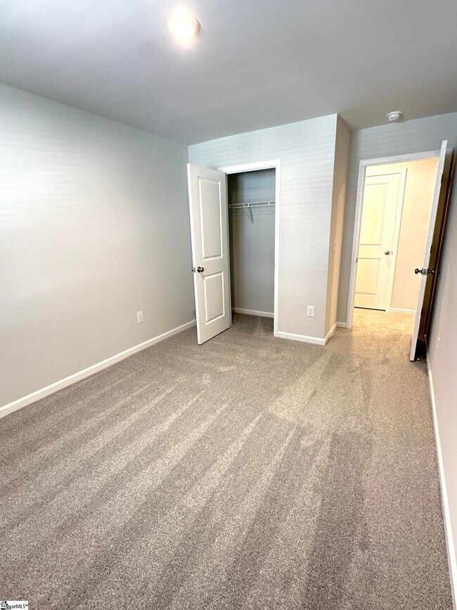 Building Photo - 118 Randwick Ln