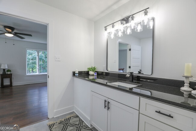 Building Photo - 212 Southland Dr