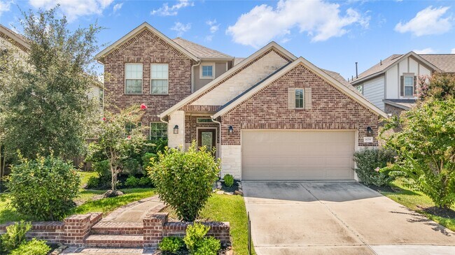 Building Photo - 16719 Highland Country Dr