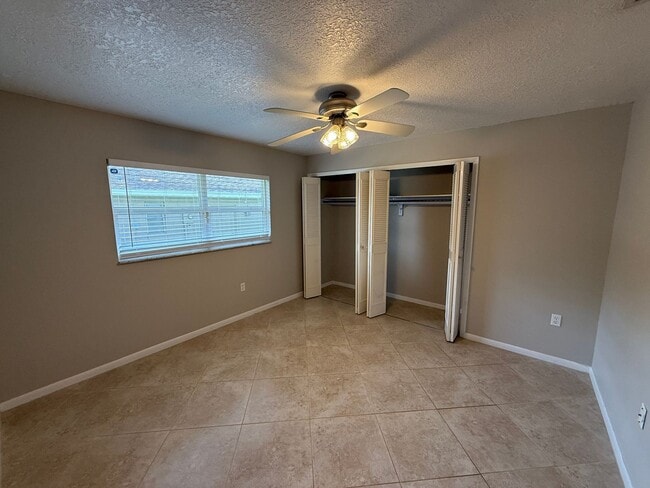 Building Photo - Pretty 3/2 Pool Home in Spring Oaks Commun...