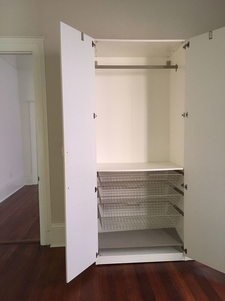 Closet - 2827 Lepage St