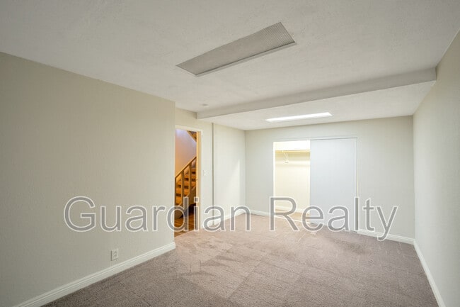 Building Photo - 2882 Calle Del Oro