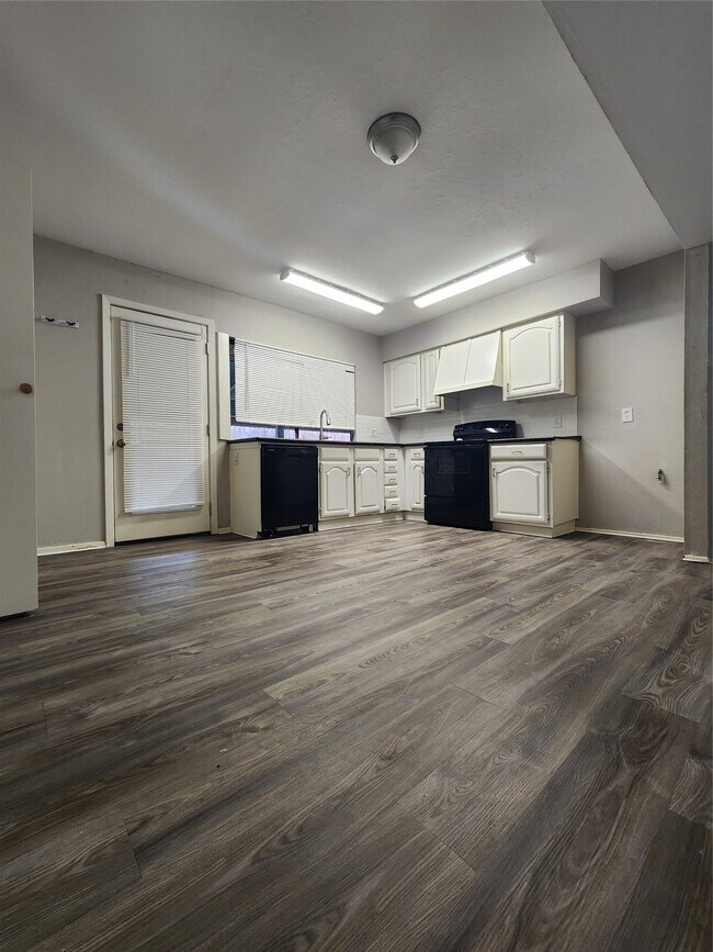 Building Photo - 3822 Broken Elm Dr