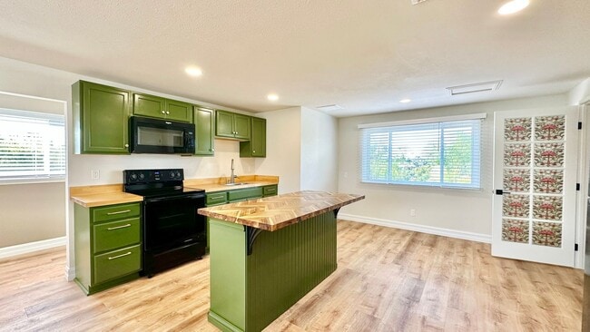 Building Photo - Beautiful Updated Studio Layout Guest Home Unit located on Private Country Property in Fallbrook!