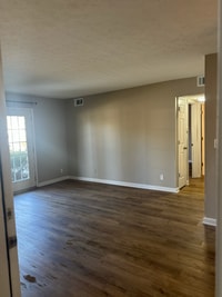 Building Photo - 9304 Aylesbury Dr