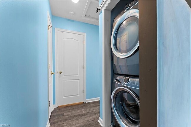 Building Photo - 115 Grandview Dr