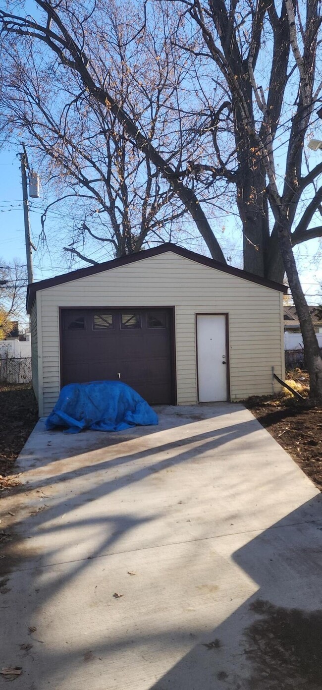 Building Photo - 6793 Pelham Rd