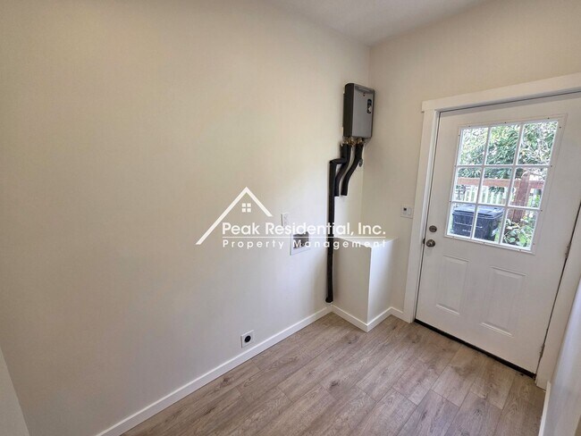Building Photo - Updated 4bd/2ba Walnut Grove House