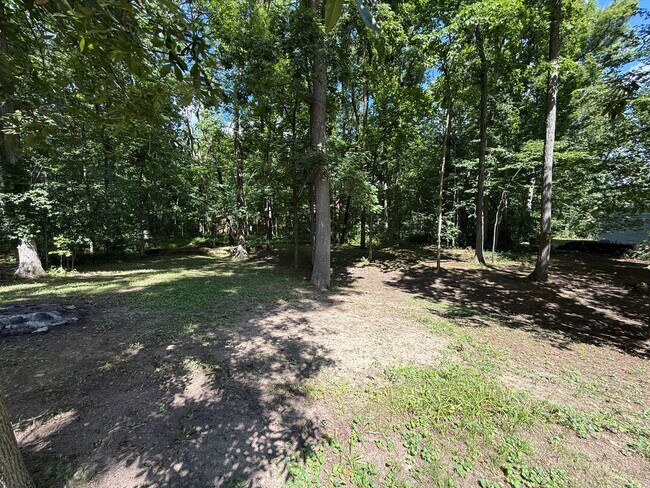 Building Photo - 7366 Surrey Dr