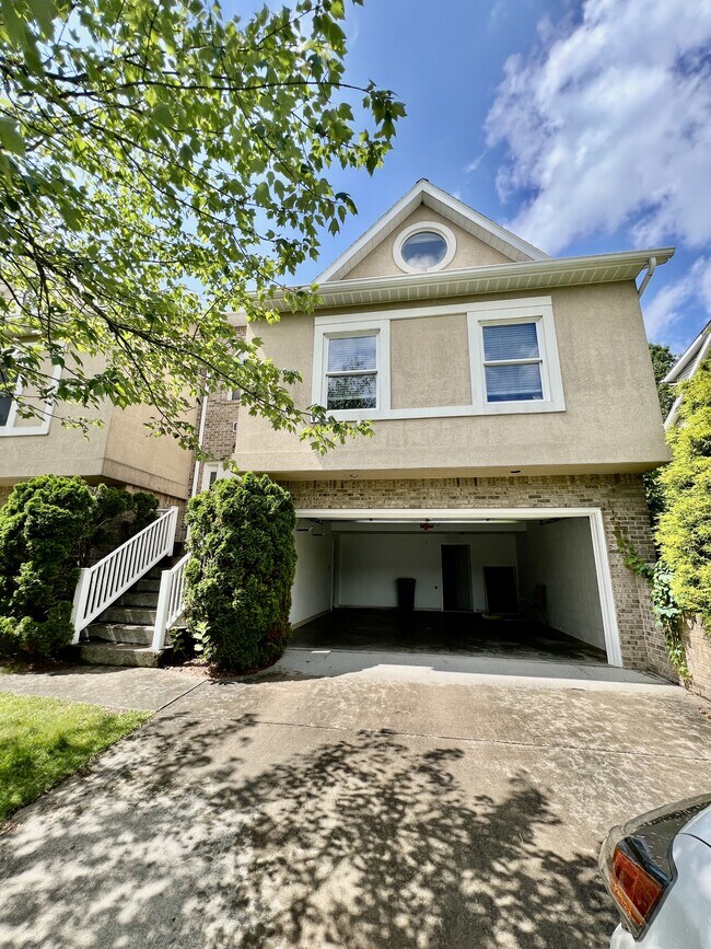 Building Photo - 171 Windwood Dr