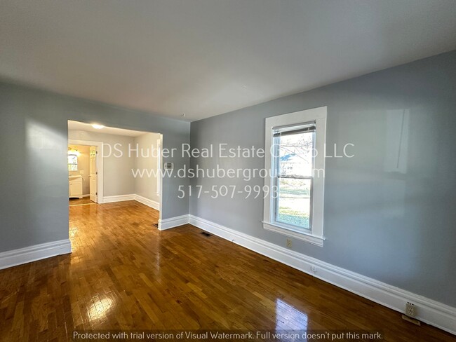 Building Photo - The Perfect 4-bedroom, 2-bathroom house lo...