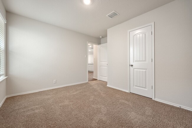Building Photo - 2 Week Free Move-In Incentive! Modern 3/2 Home | Open Living | Private Primary Suite Retreat