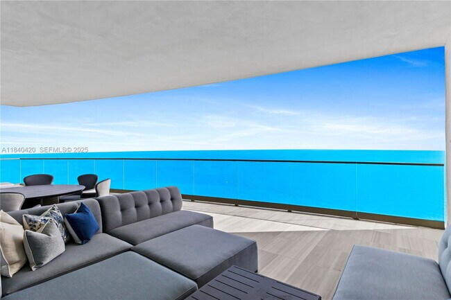 Building Photo - 17901 Collins Ave