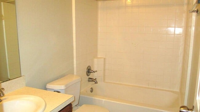 Building Photo - 7905 Diamond Oak Dr