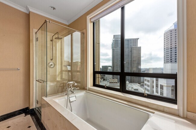 Building Photo - 690 Market St