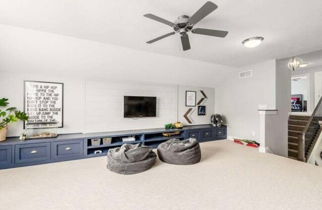 Building Photo - Stunning home in Olentangy schools!