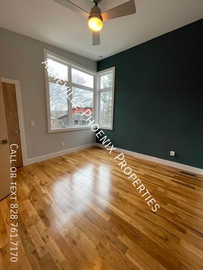 Building Photo - 18 Mauricet Ln