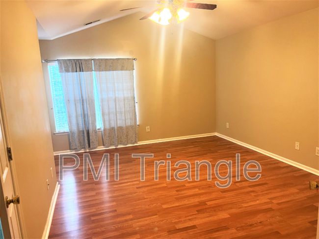Building Photo - 2429 Valley Haven Dr