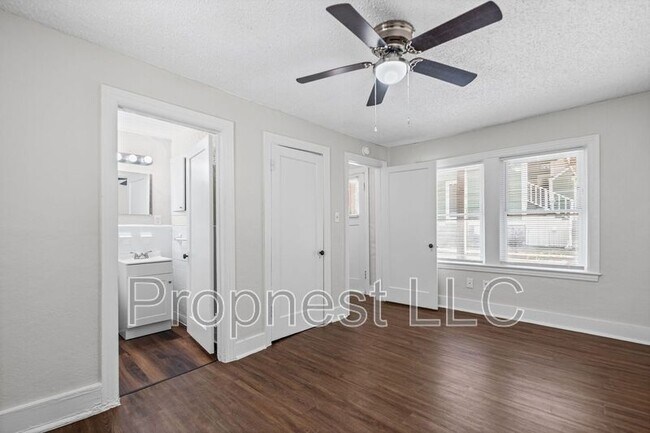 Building Photo - 1306 Carr Ave