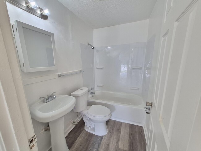 Building Photo - 2100 Riverside Blvd