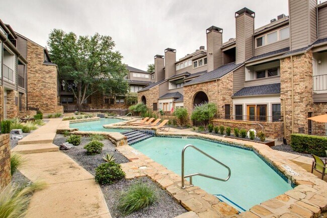 Building Photo - 5201 Thistle Dr