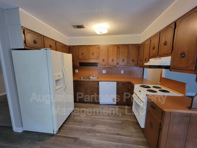 Building Photo - 4460 Whisperwood Dr
