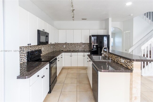 Building Photo - 2301 SE 24th Ct