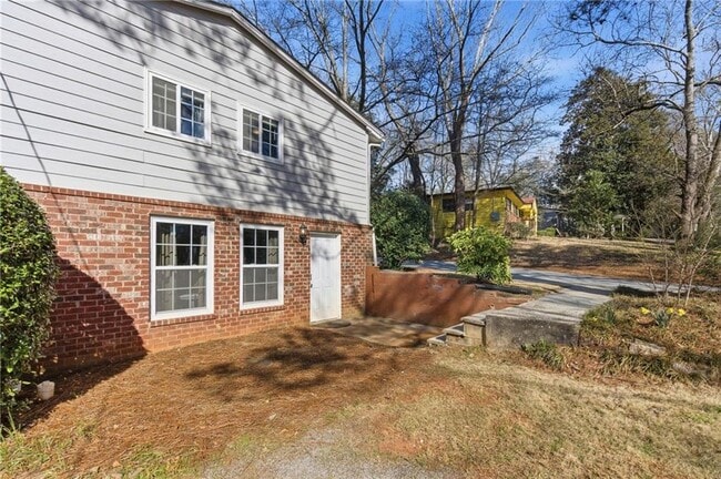 Building Photo - 3112 Dove Way
