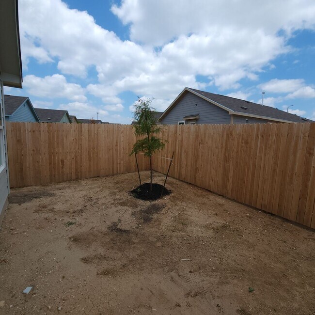 Building Photo - Welcome to the Heartbeat of South San Antonio In Vida
