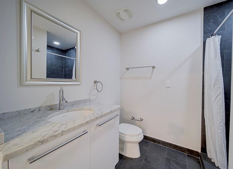 Building Photo - 900 Biscayne Blvd