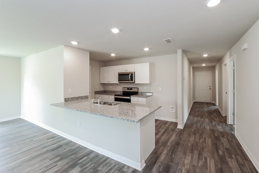 Building Photo - 139 River Hl Dr