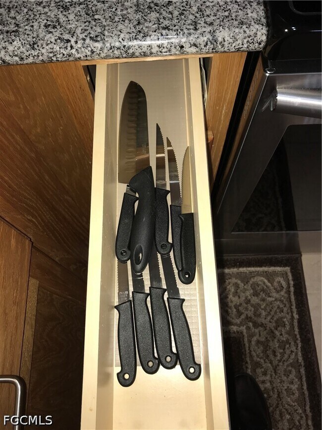 Building Photo - 9600 Roundstone Cir