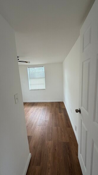 Building Photo - 414 Phippen Waiters Rd